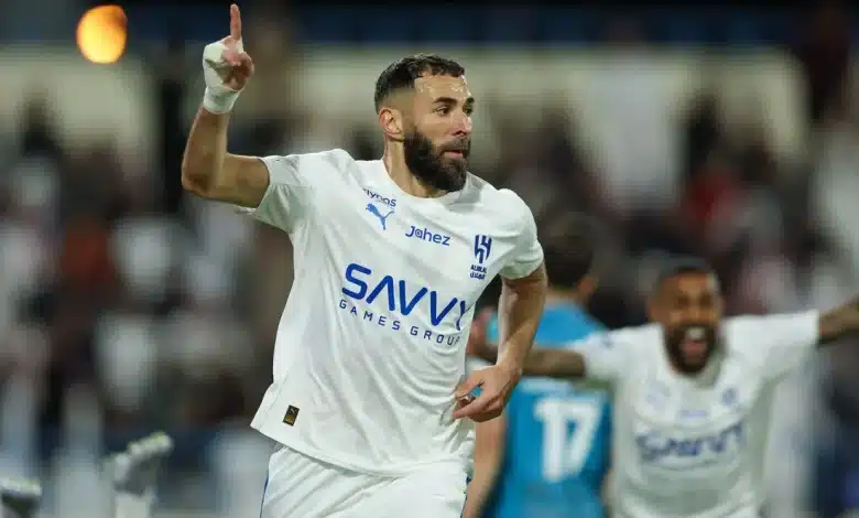 إصابة كريم بنزيما تضرب صفوف الهلال قبل مواجهة التعاون