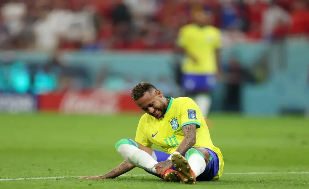 نيمار يبكي تأثرًا باستدعائه لقائمة البرازيل في كأس العالم 2026
