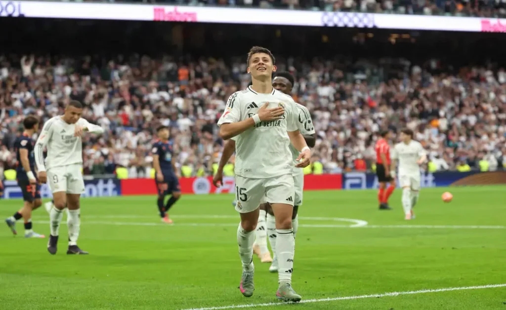 أردا جولر يتوج بجائزة أفضل لاعب صاعد في دوري أبطال أوروبا 2025-2026