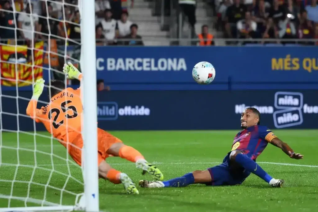 موقف رافينيا من عرض النصر السعودي: برشلونة يحسم الجدل