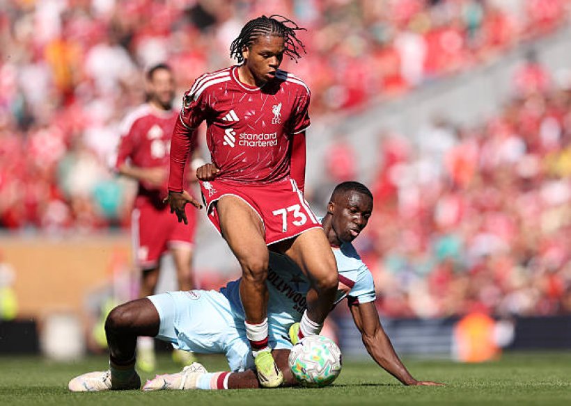 High Stakes in Premier League Showdown: Man Utd vs. Liverpool