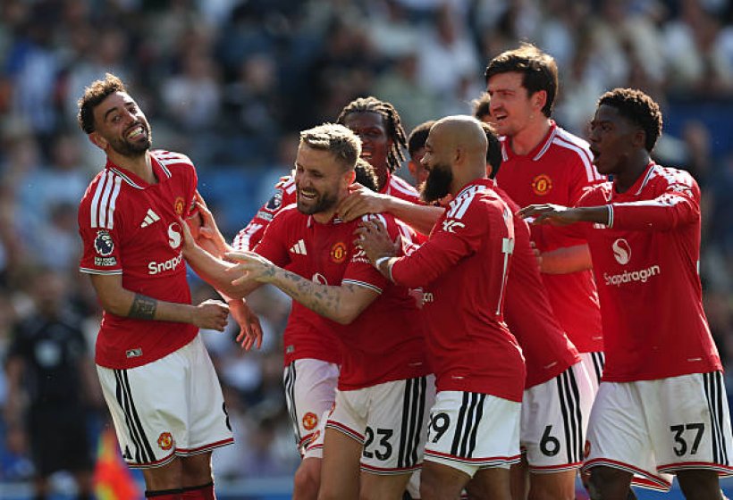 Manchester United victory - Manchester United Claims Vital 2-1 Victory Over Liverpool
